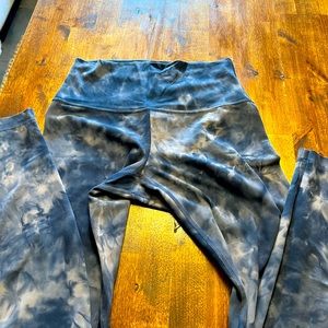 Lululumon Align pants 6 25 in.